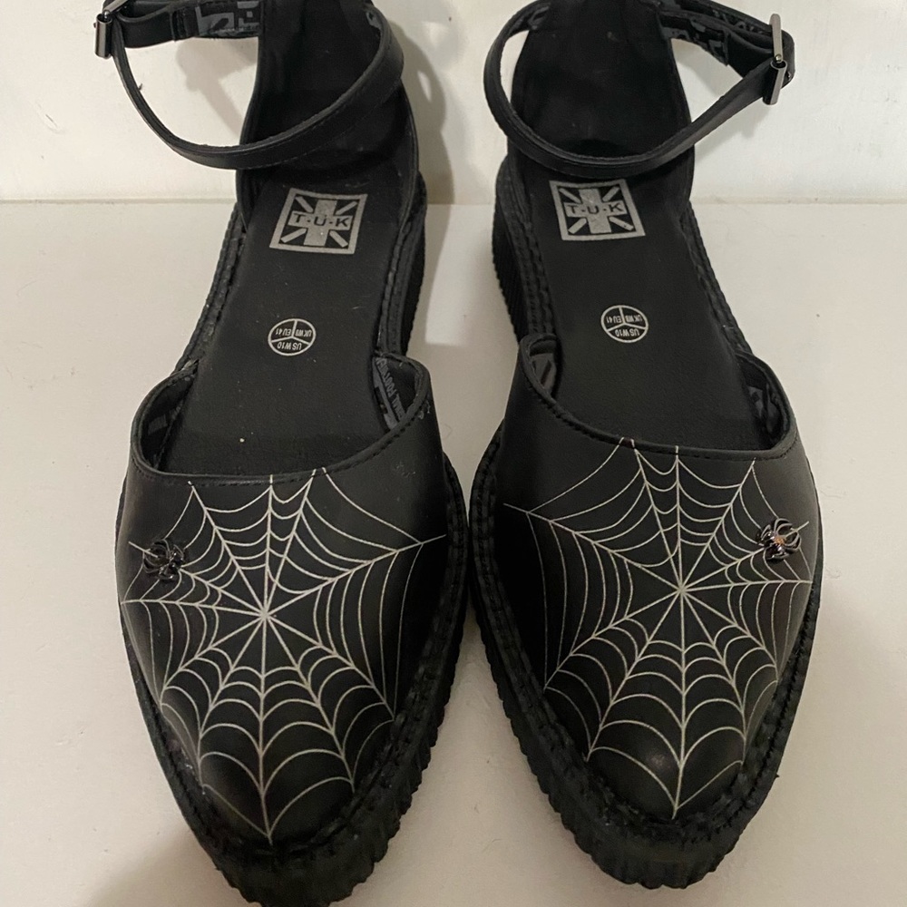 T.U.K. Pointed Spiderweb Glow Sandal